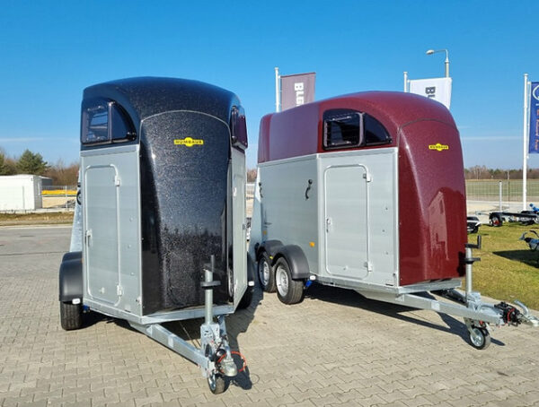 Remorque Humbaur Xanthos Aero 2400 avec Sellerie et Portes Latérales-Neuf