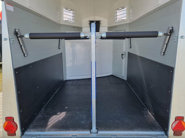 Remorque Humbaur Xanthos Aero 2400 avec Sellerie et Portes Latérales-Neuf - Image 7